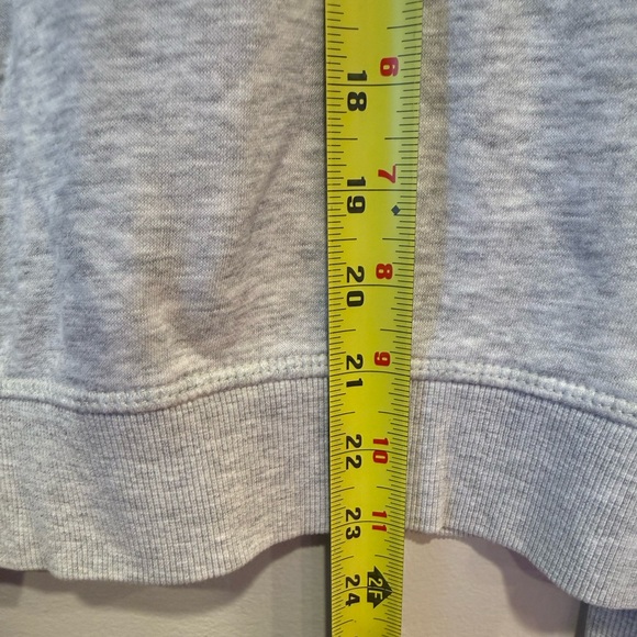 H&M Peanuts Snoopy Winter Crewneck Sweatshirt Gray Size Small - Picture 3 of 5